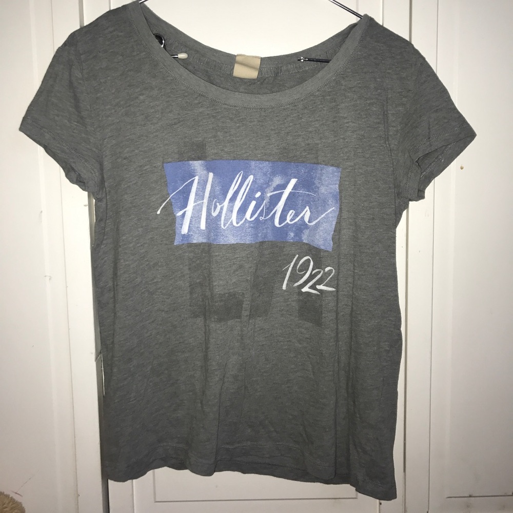 Hollister t-shirt